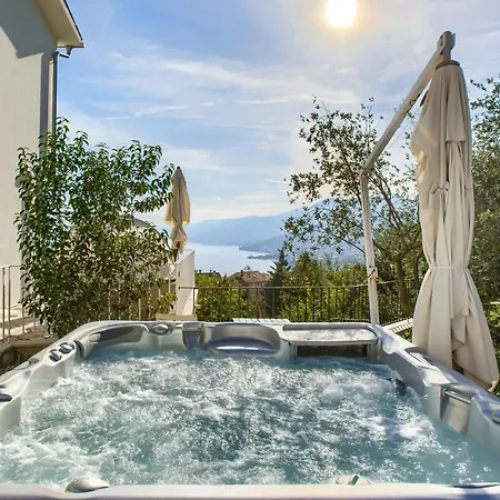 アパート Frlan カスタヴ