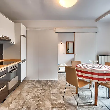 Frlan Apartment *